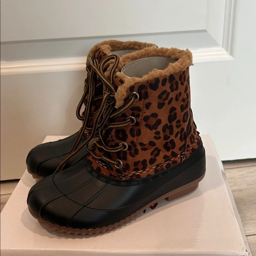 Olivia Miller Girl! Girls leopard print snow rain faux fur lined boots size 13